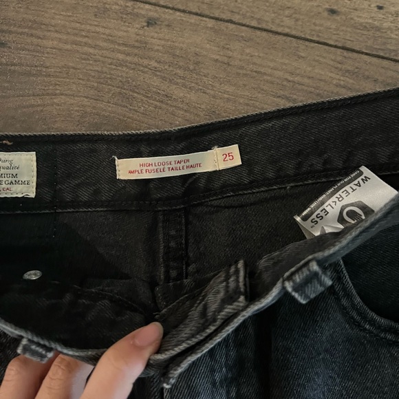 Levi’s High Rise Taper jeans - Picture 2 of 4